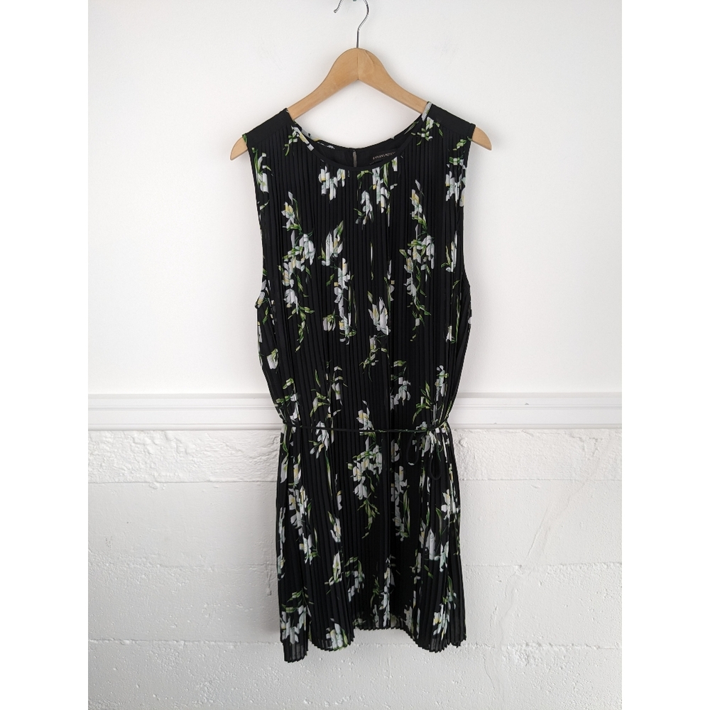 Banana Republic • Georgette Floral Pleated Dress - Picture 2 of 9